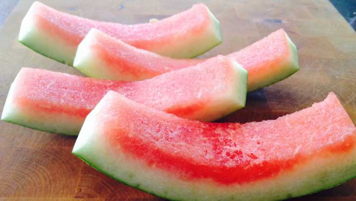 أربع فوائد لقشور البطيخ.. منها خسارة الوزن وزيادة الرغبة
