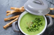 حساء البازلاء الخضراء