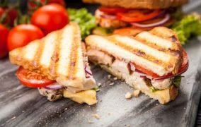 ساندوتش دجاج مشوي