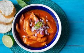 شوربة الطماطم بالجمبري والكريمة