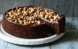 تورتة بالشكولاته والمكسرات