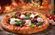 دراسة : البيتزا والفطائر تسرّع في تقدم السن