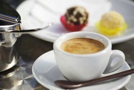 ثلاثة أكواب من القهوة يوميا تقلل من مخاطر الخرف