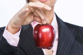 تفاحة كل يوم تقلل خطر الإصابة بمرض