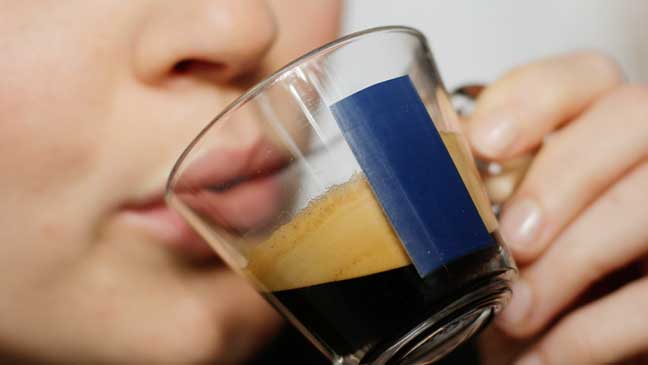 هل ينقذ تناول القهوة النساء من الإصابة بالسرطان ؟