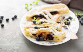 Puff pastry بف باستري بالتوت والتفاح