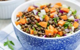 سلطة الجزر والعدس البني للسحور في رمضان