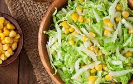 سلطة الخس والذرة
