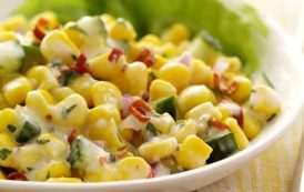سلطة الخس والذرة بالمايونيز