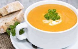 شوربة العدس بالكريمة والدجاج