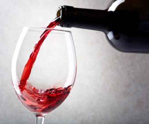 النبيذ الأحمر يساعد في معالجة الزهايمر