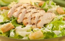 سلطة سيزر دايت مع الصوص