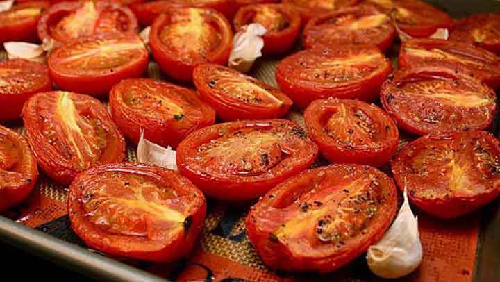 الطماطم المطبوخة تساعد في الحد من أمراض القلب أكثر من الطازجة