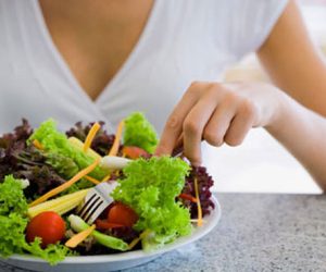 ما يجب تناوله في وجبة العشاء لفقدان الوزن الزائد