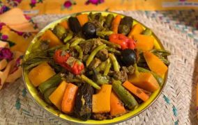 طبق القرصان السعودي بالخضار والدجاج