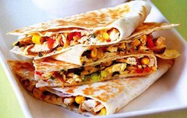 مثلثات التورتيلا المقلية بالدجاج