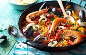 الباييلا بثمار البحر