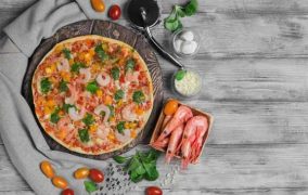 بيتزا المأكولات البحرية