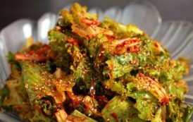 سلطة الخس الحارة بالليمون