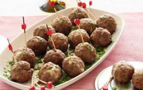 كفتة اللحم بالجبن والزيتون