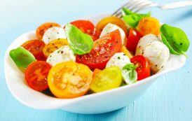 سلطة الطماطم الملونة