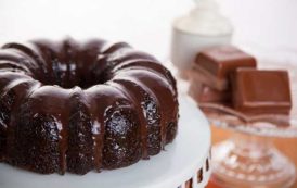 كيك بصوص الشوكلاته المثلج