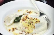 مكرونه رافيولي بالسبانخ مع صلصة اللبن الزبادي