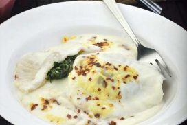 مكرونه رافيولي بالسبانخ مع صلصة اللبن الزبادي