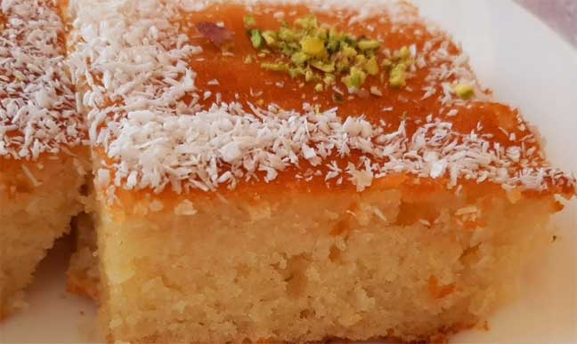 بسبوسة بالقشطة وجوز الهند