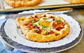 بيض بالمرتديلا