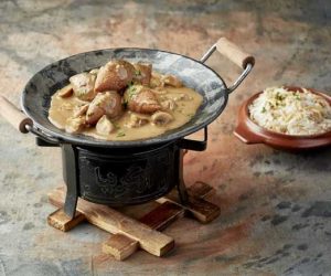 كبة ستروغونوف مع الأرز بالشعيرية