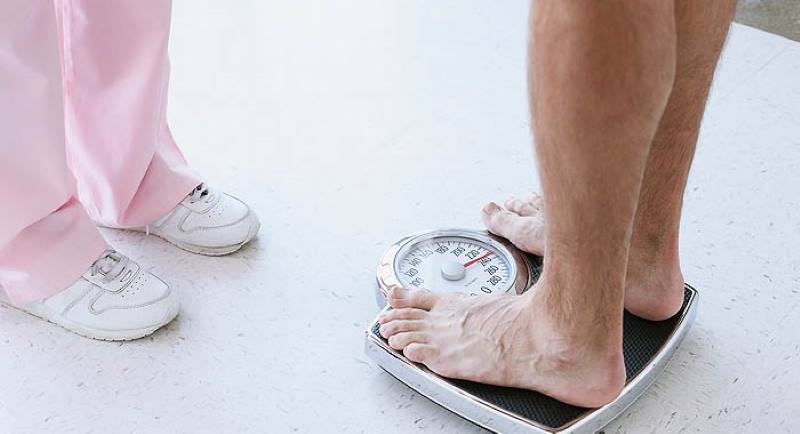 الأميل إلى الوزن الزائد قد يعيش أطول