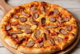 البيتزا بالسوسيس
