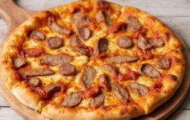 البيتزا بالسوسيس
