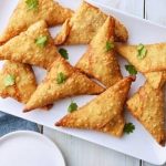 سمبوسك الدجاج بالجبنة سمبوسك الدجاج بالجبنة