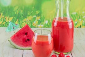 سموثى البطيخ والفراولة