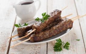 كباب حلبي مشوى على الفحم